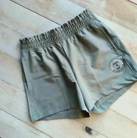 NWT Avalanche Girls Athletic Shorts High Waisted Size 10/12 Medium Relaxed Fit - Picture 1 of 4